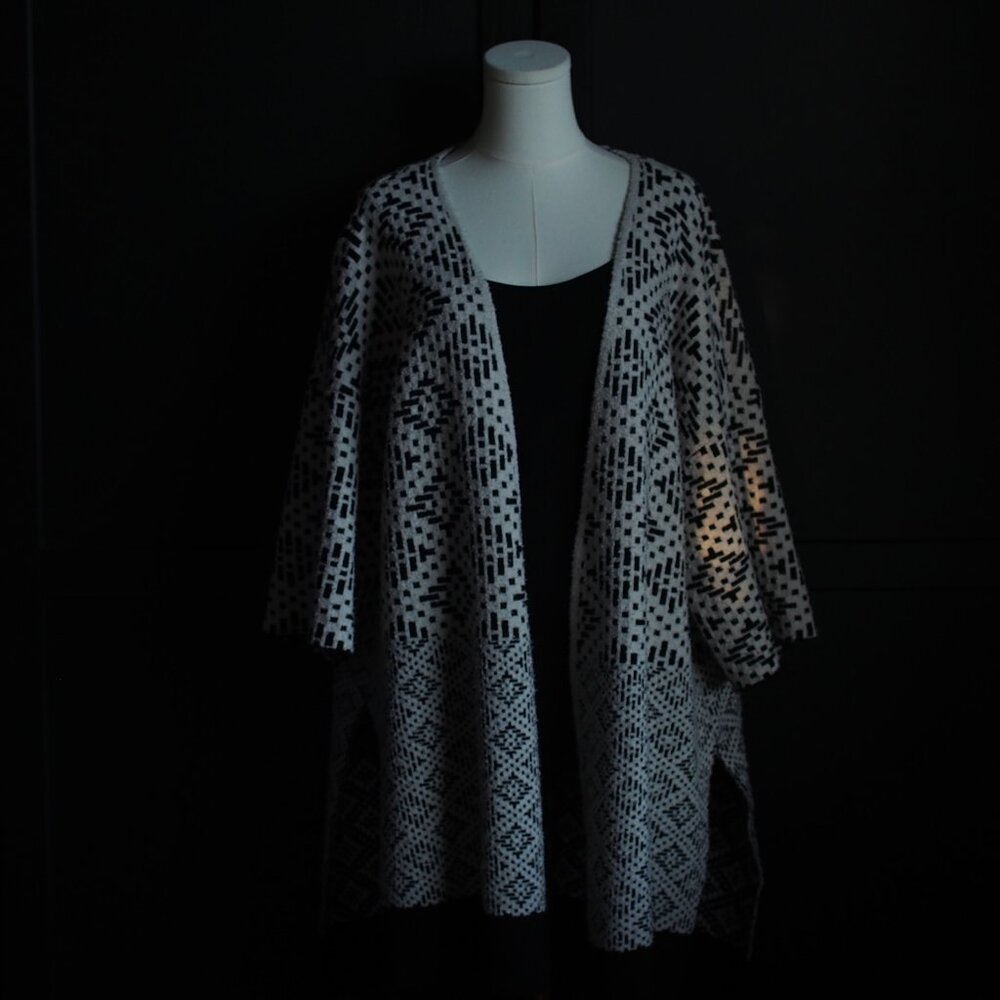 H&M | Aztec Print Open Black & White Cardigan